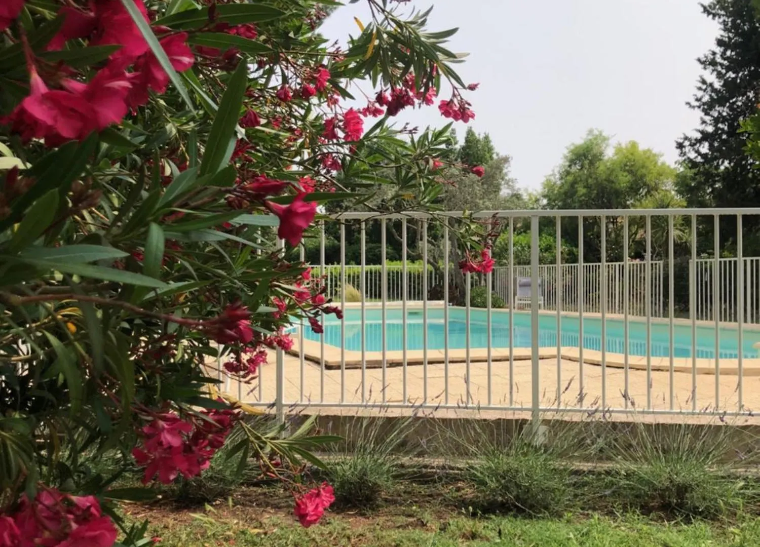 Gite 4 A 6 Personnes En Provence Avec Grande Piscine Partagee Cornillon-Confoux Casa de Férias