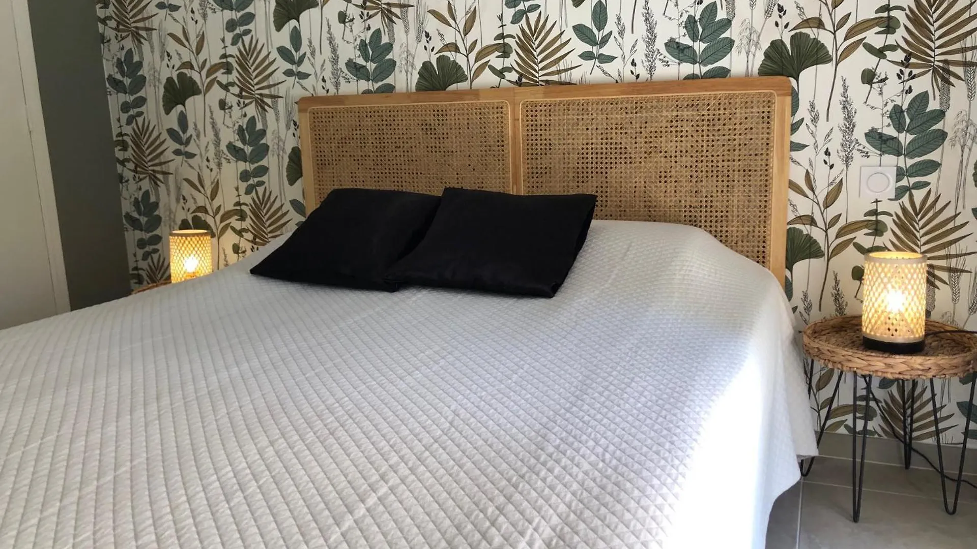 Gite 4 A 6 Personnes En Provence Avec Grande Piscine Partagee Cornillon-Confoux